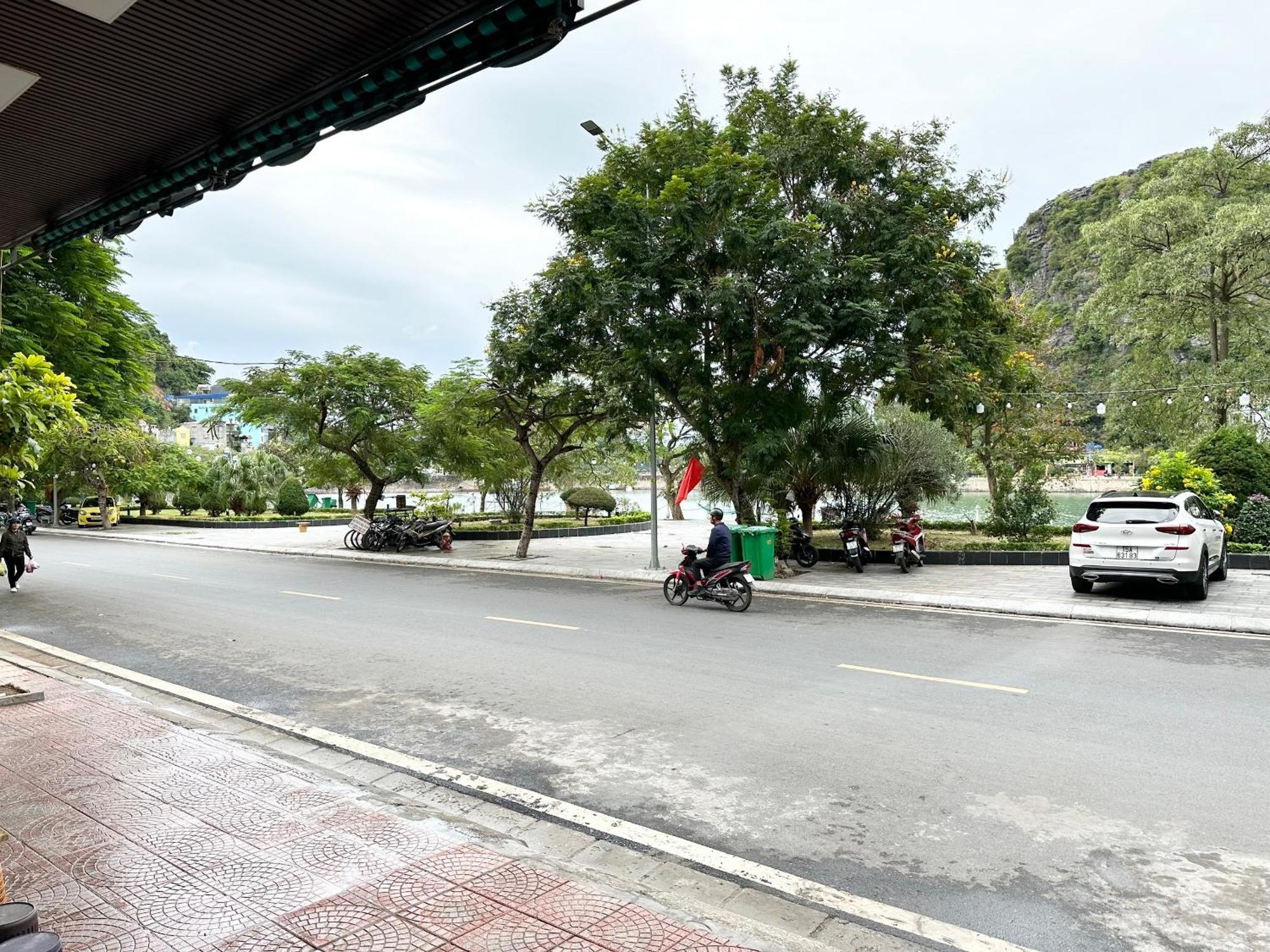 Hotel Khach San Vu Duong Cat Ba Island Exterior foto