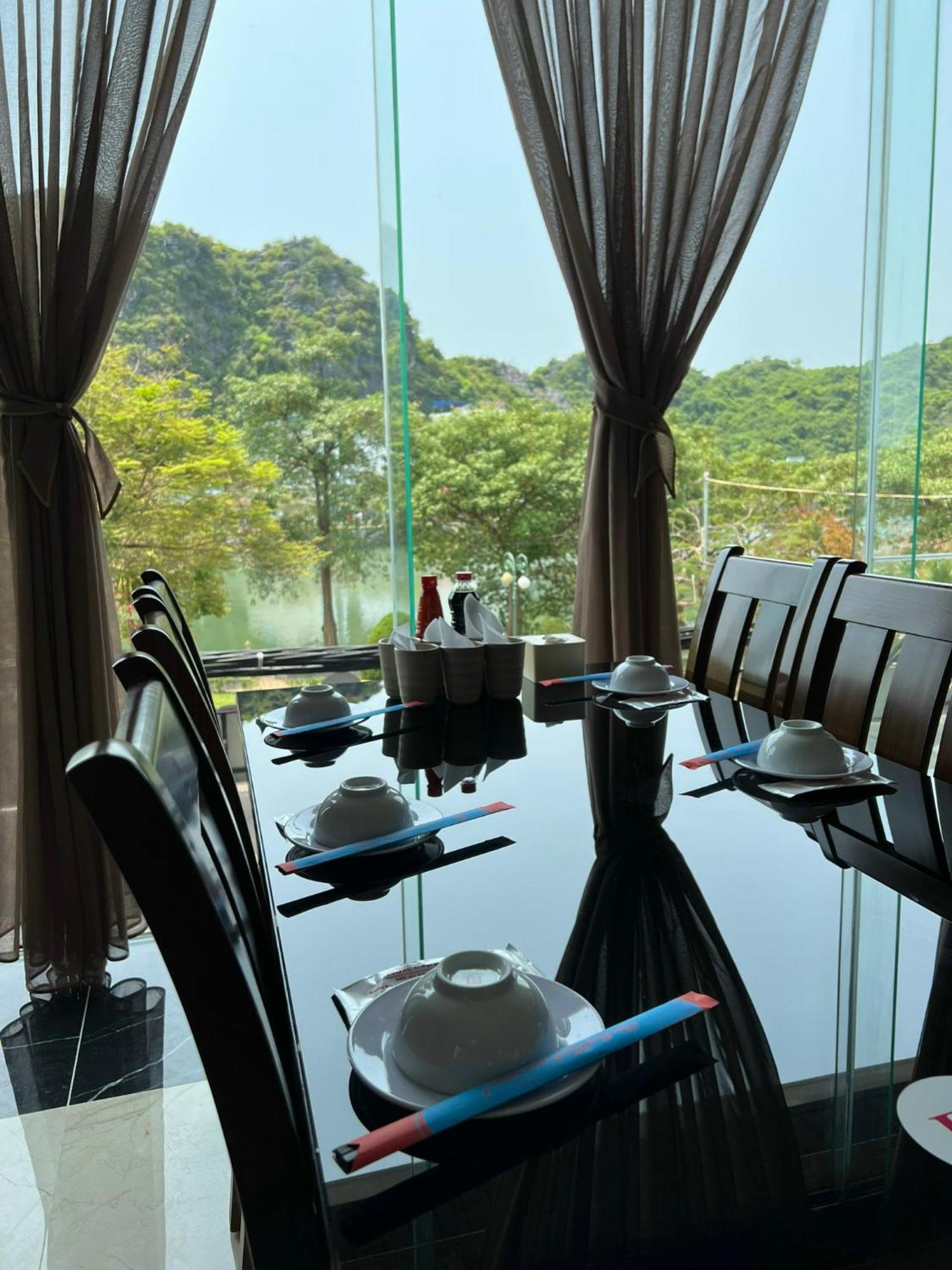 Hotel Khach San Vu Duong Cat Ba Island Exterior foto